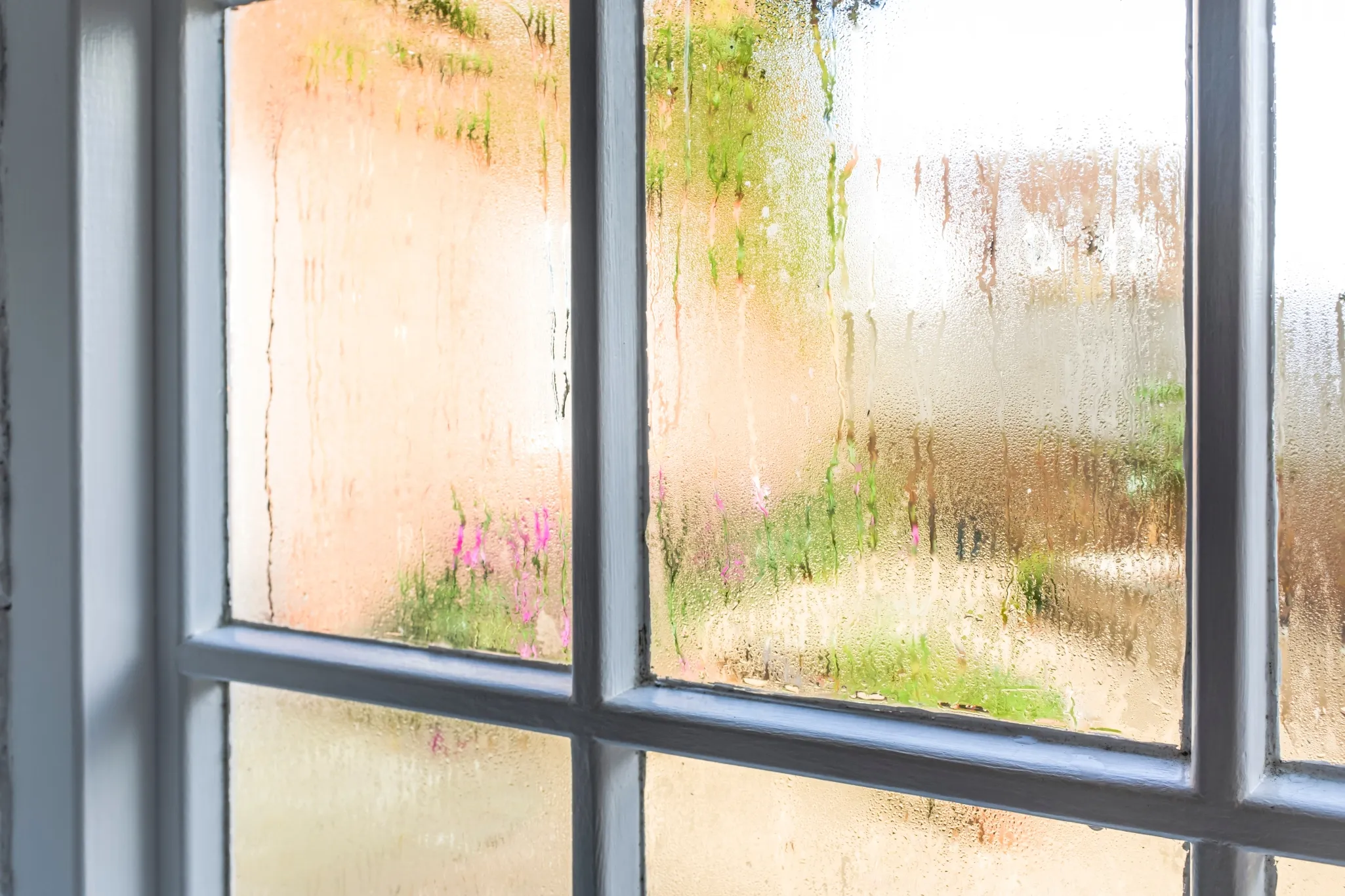 Single glazing with condensation in old home